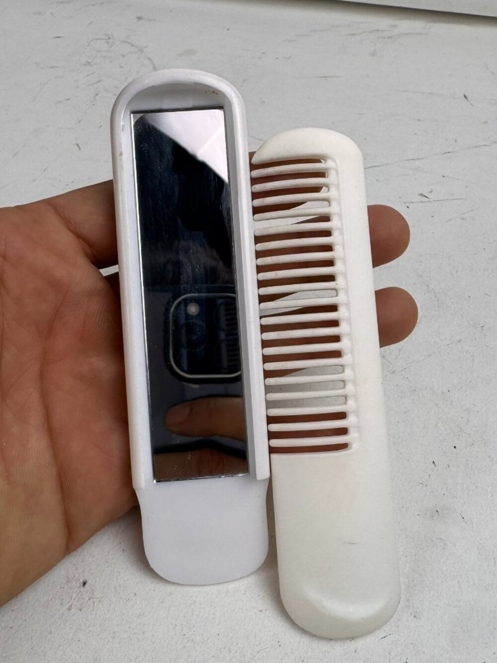 Clinique Vintage Folding Pocket Hair Comb with Built-In Mirror White Travel Size